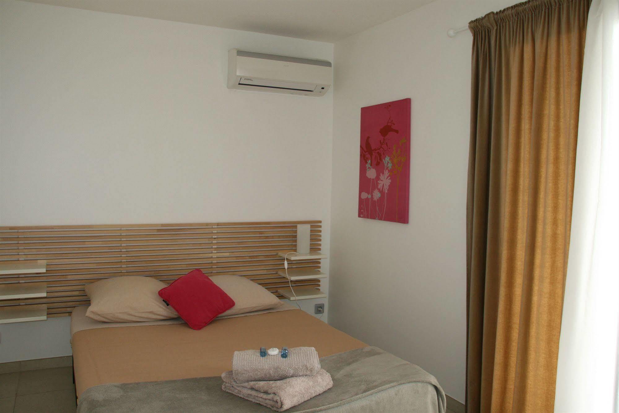 Appart Azur Apartment แซ็งต์-โลร็อง-ดู-วาร์ ภายนอก รูปภาพ